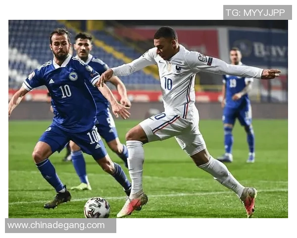 2002年白人足球明星的辉煌时刻与传奇故事回顾 2002年白人足球明星的辉煌时刻与传奇故事回顾